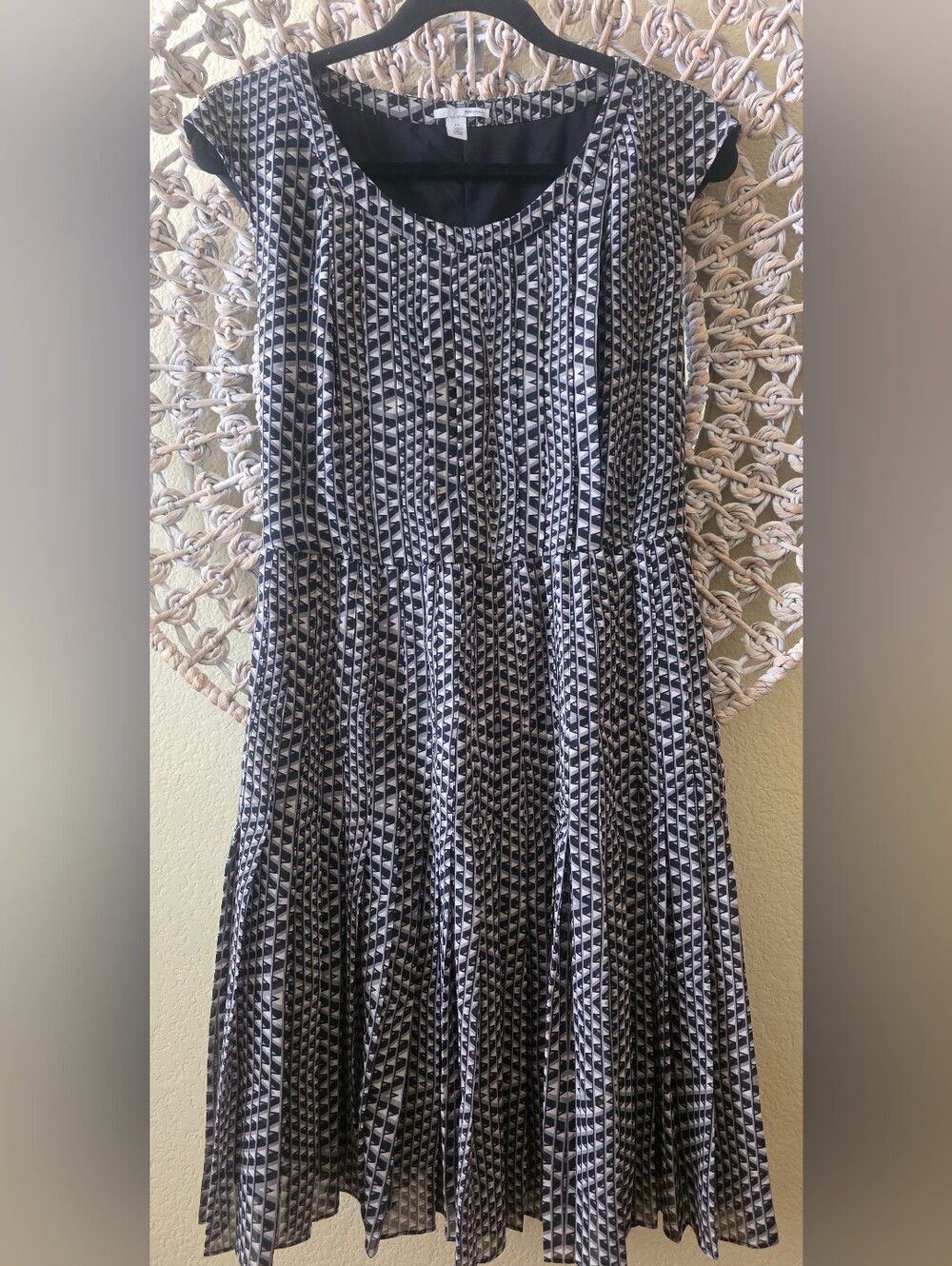 Halogen 8P Petite Geometric A-Line Dress Black & Cream Cap Sleeve Knee Length